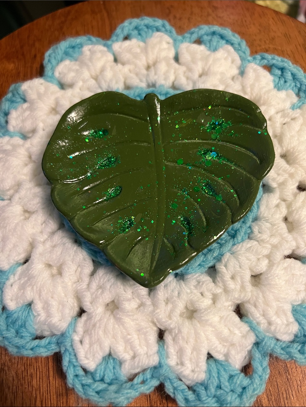 Handmade Olive Green Leaf Trinket Dish with Green Glitter - Picture 5 of 7